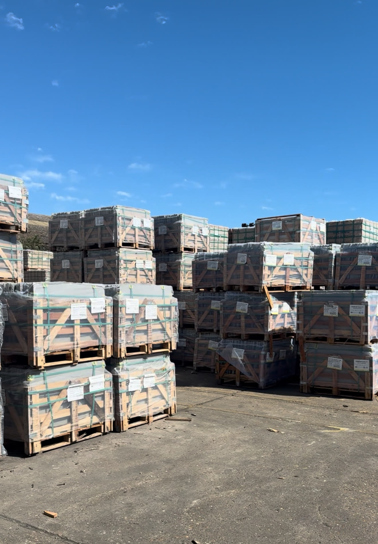 Sati Paving UK stockyard - Mixed pallets